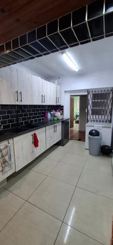 To Let 4 Bedroom Property for Rent in Bonteheuwel Western Cape